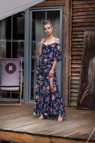 Valeria Sample